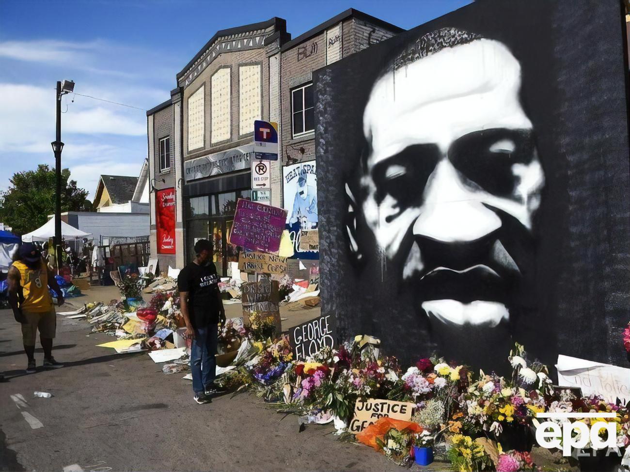 Флойд умер 25 мая