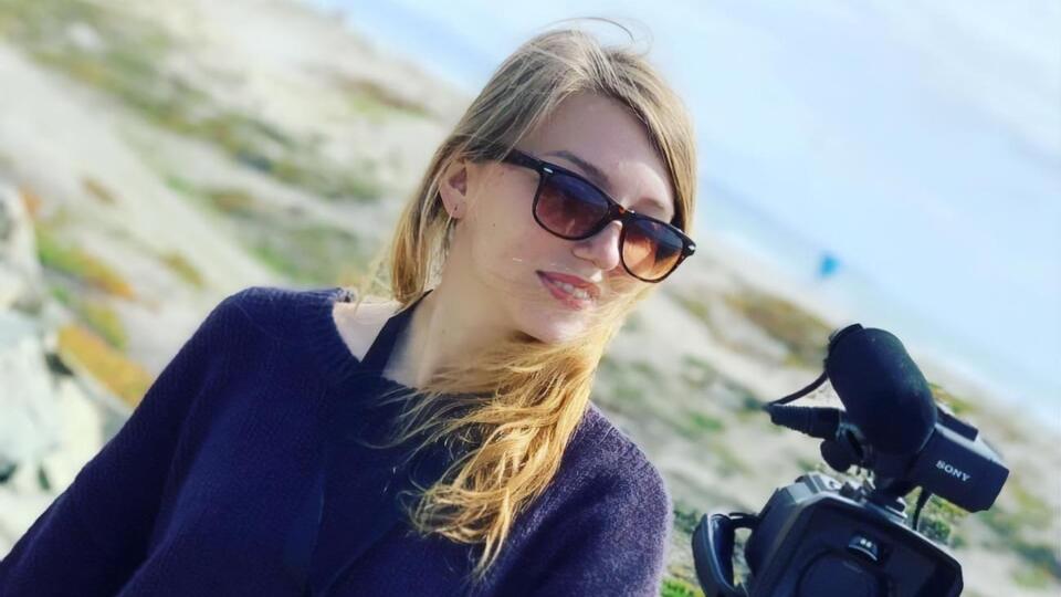 По словам журналистки, на нее напал мужчина, желавший украсть ее камеру