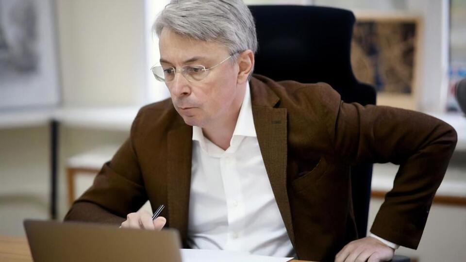 Ткаченка 2019 року було обрано до Верховної Ради за списком партії "Слуга народу"