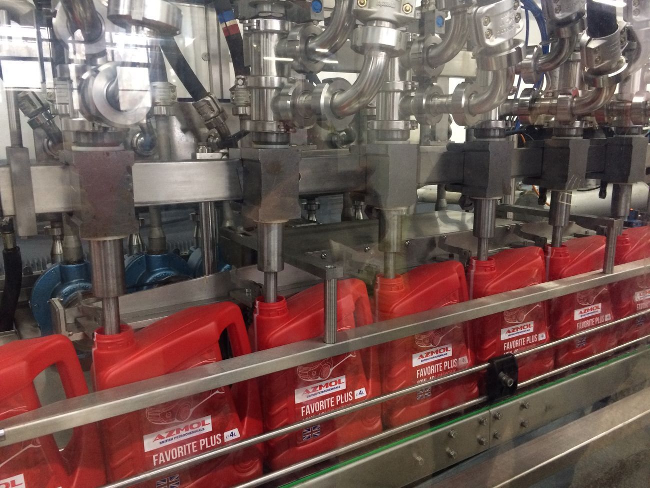 Azmol&nbsp;производит масла, смазки и различные смазочно-охлаждающие жидкости