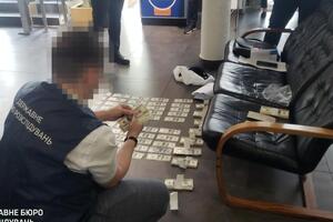 Прокурора задержали в помещении банка