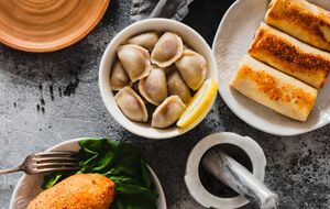 У ресторанах дозволять або одноразовий посуд, або такий, який легко мити за високої температури