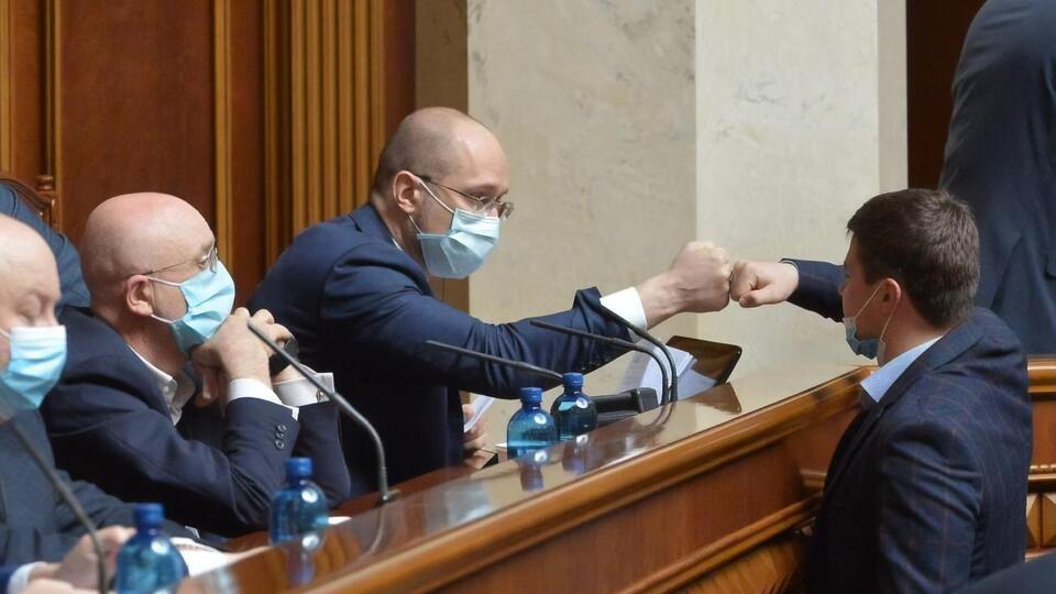 Кабмину не удалось добиться одобрения программы