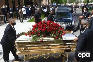 Похороны Флойда оплатил боксер Мэйвезер