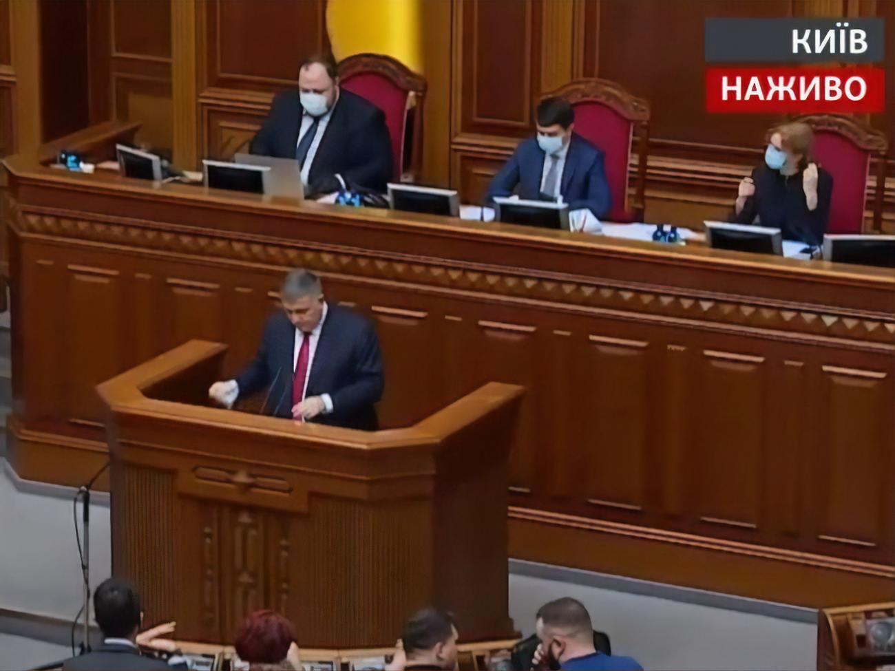 Аваков сегодня отчитался о своей работе перед депутатами