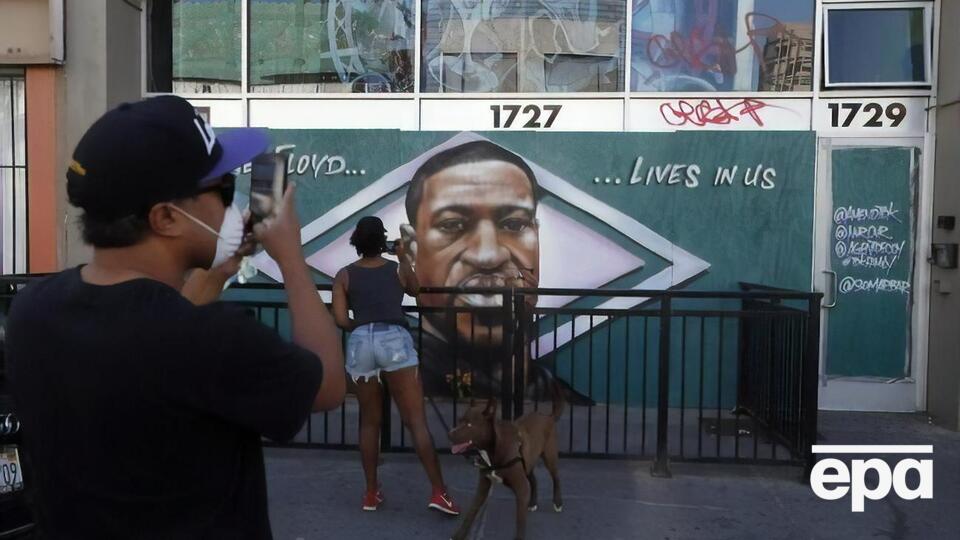 Джордж Флойд умер 25 мая после жесткого задержания полицейскими в Миннеаполисе