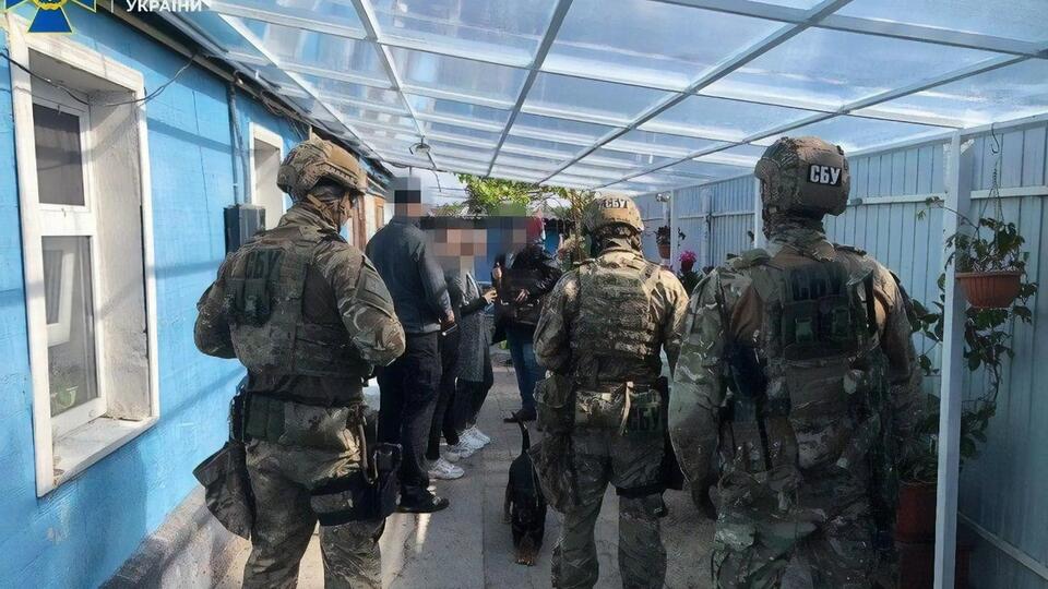 4 июня сотрудники спецслужбы задержали группу полицейских в Днепропетровской области