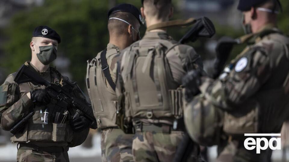 Французькі військовослужбовці із 2014 року проводять антитерористичні рейди в Північній Африці