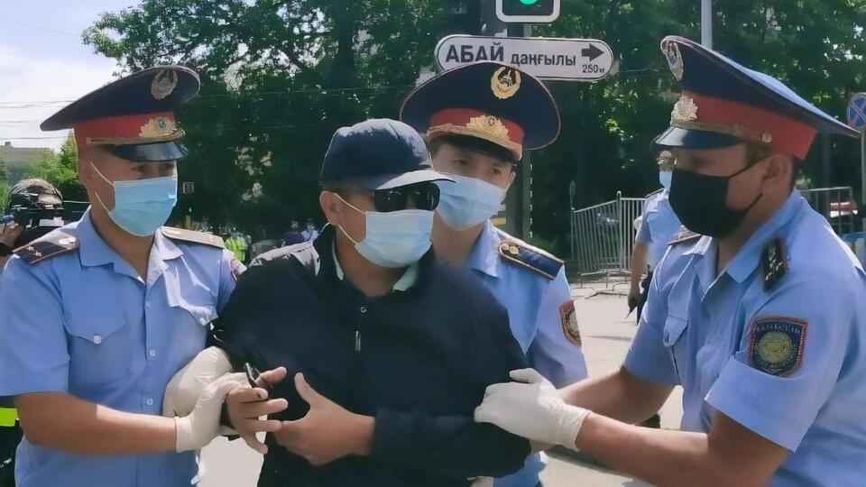 Только в Алматы задержали более 100 человек