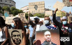 В США продолжаются массовые протесты в связи с гибелью Флойда