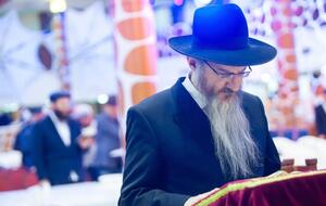 Главный раввин РФ Берл Лазар почувствовал себя плохо после онлайн-конференции и обратился за помощью медиков