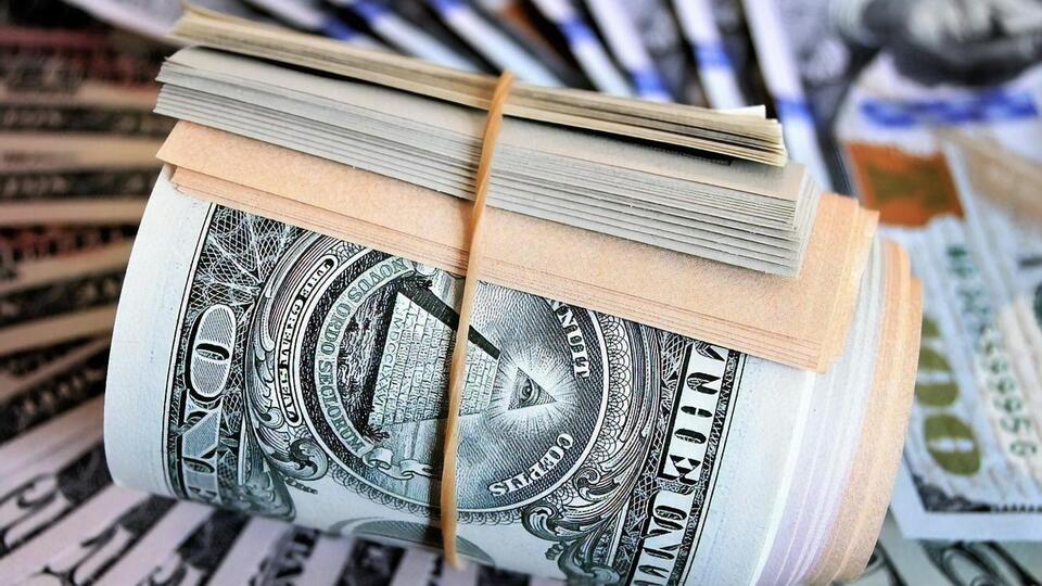 На думку експертів, починаючи з 9 червня гривня зміцнить свої позиції, а долар "просяде"