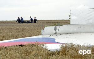Boeing 777, що летів з Амстердама в Куала-Лумпур рейсом MH17, зазнав аварії 17 липня 2014 року на Донбасі