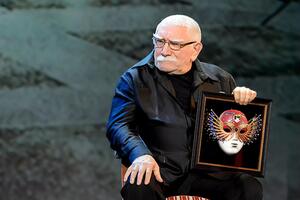 Джигарханян проводит профилактическое обследование