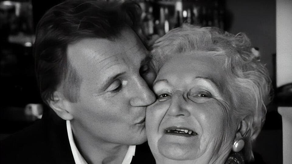 Матері Нісона було 90 років