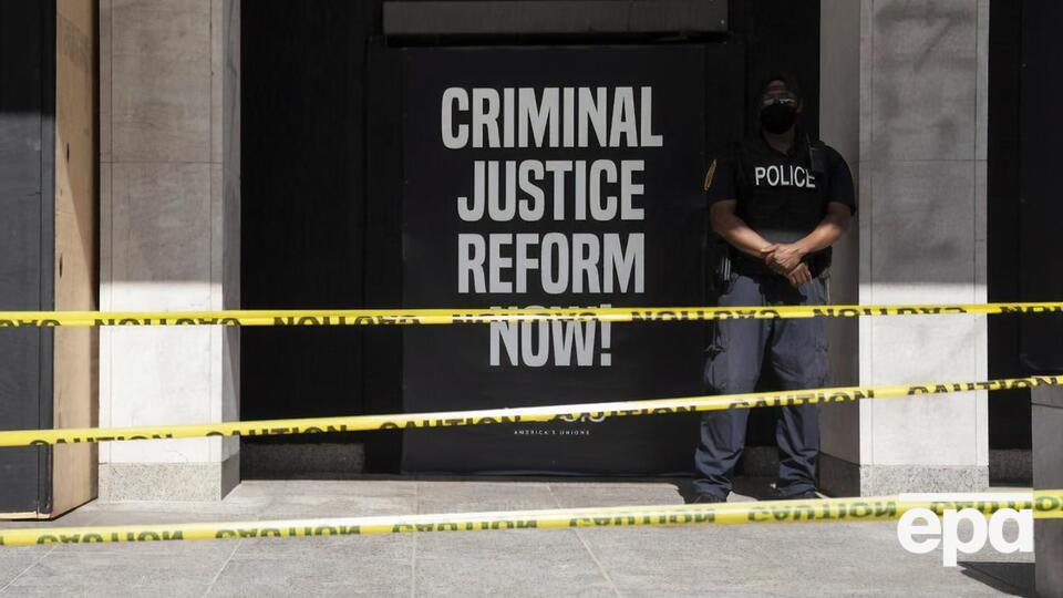 Большинство в городском совете Миннеаполиса выступает за расформирование департамента полиции, мэр против