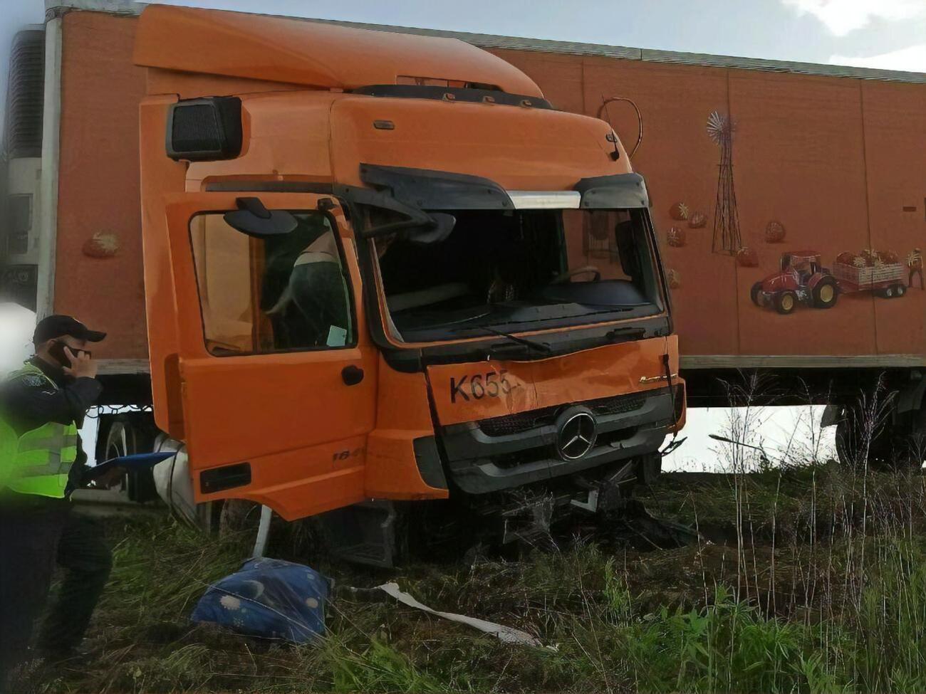 Вантажівка виїхала на зустрічну смугу, стверджують у поліції