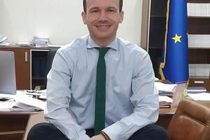 Малюська попросив проголосувати за його фешн-образи