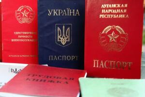 "Паспорти ЛНР" отримало понад 200 тис. жителів ОРДЛО