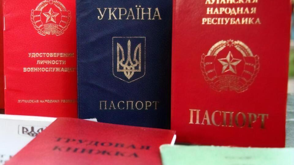 "Паспорти ЛНР" отримало понад 200 тис. жителів ОРДЛО