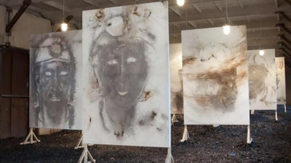 Центр "Изоляция" был основан в 2010 году на месте бывшего завода по изготовлению изоляционных материалов в Донецке