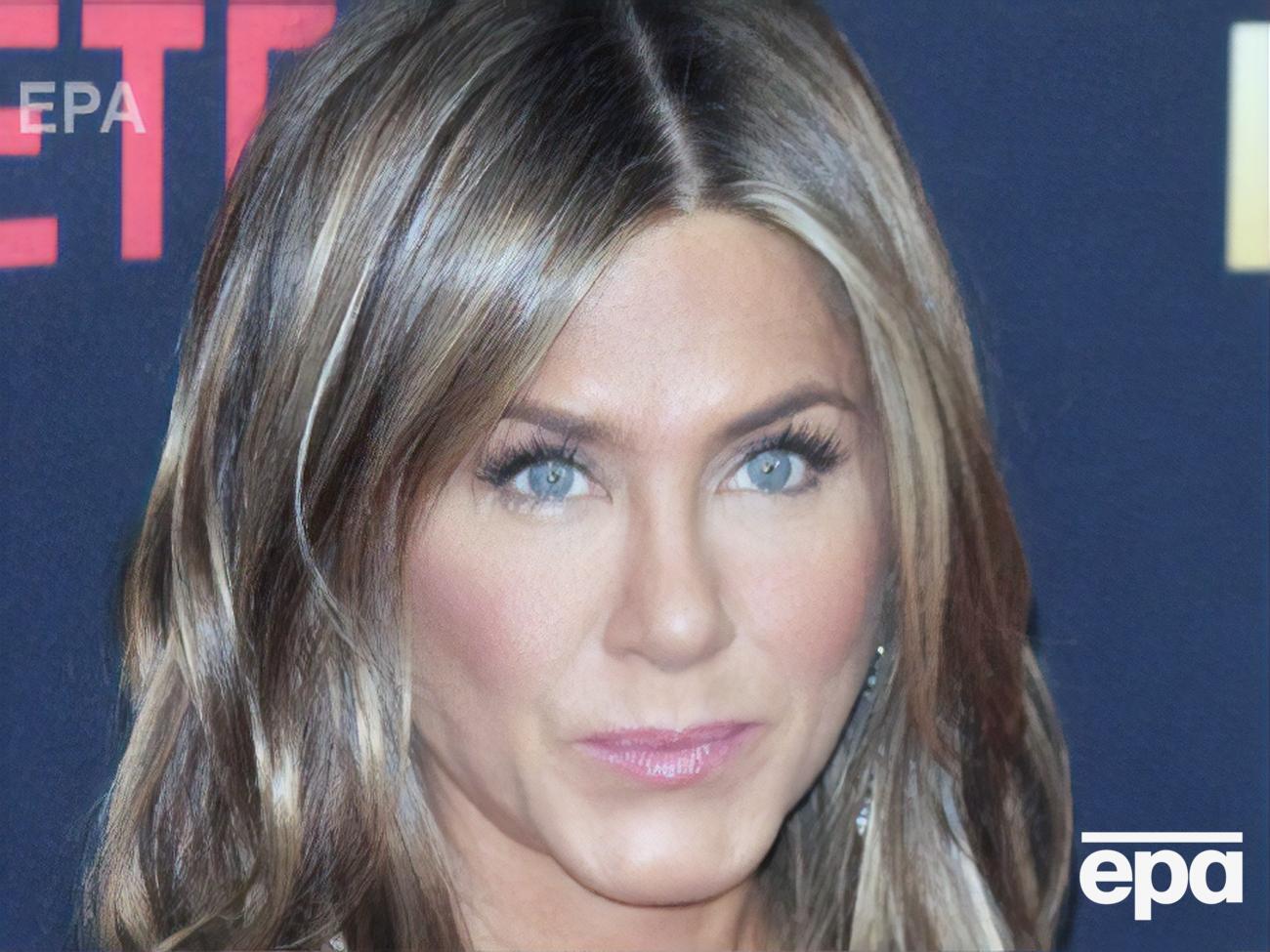 Еністон: Я розумію, що маски незручні. Але хіба зручно, коли закривають підприємства?