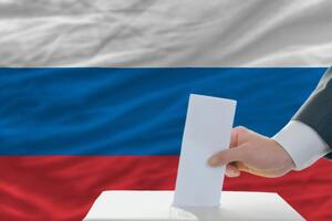 25 червня в Росії розпочали дострокове голосування за поправки до конституції РФ