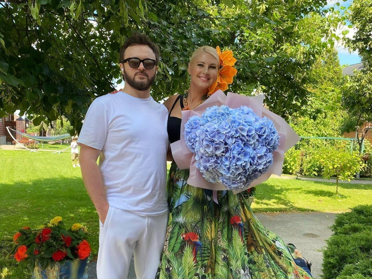 Dzidzio снимает Надежду во многих клипах