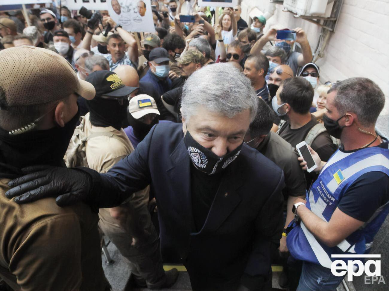 Порошенку обирають запобіжний захід у Печерському райсуді