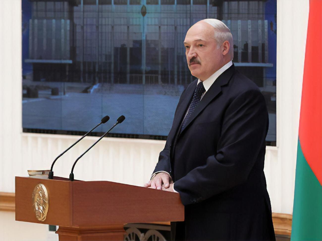 Лукашенко: Мені нічого платити не треба