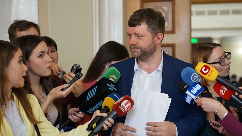 Корниенко: Пошла волна статей и месседжей, что кто-то хочет сместить Разумкова, какие-то там интриги... Это все полная ерунда