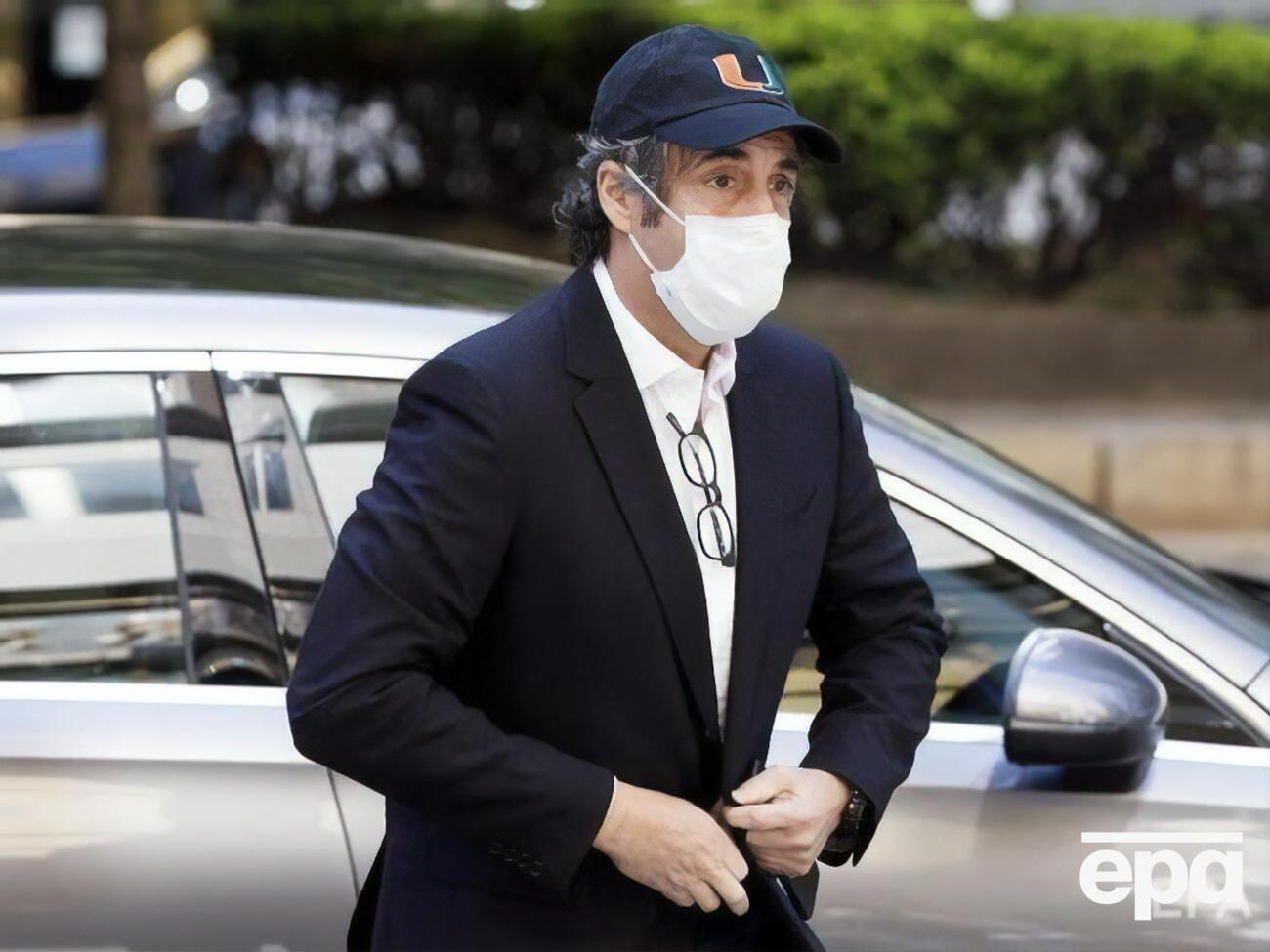 12 грудня окружний суд Нью-Йорка засудив Коена до трьох років в'язниці