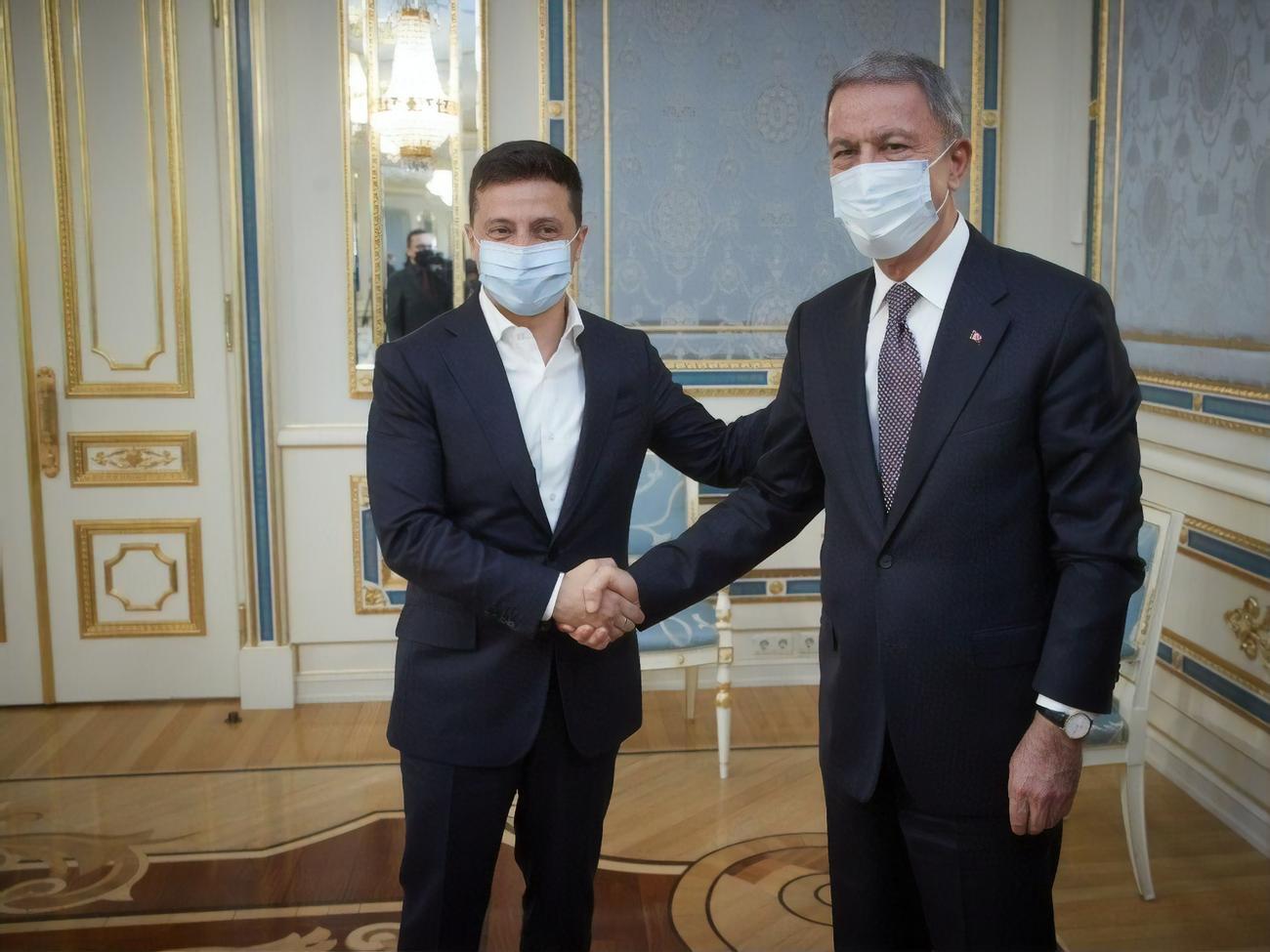 Зеленский и Хулуси Акар также обсудили реализацию дорожной карты украинско-турецкого сотрудничества на 2020 год