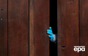 Экипаж судна находится в изоляции, отметил Степанов