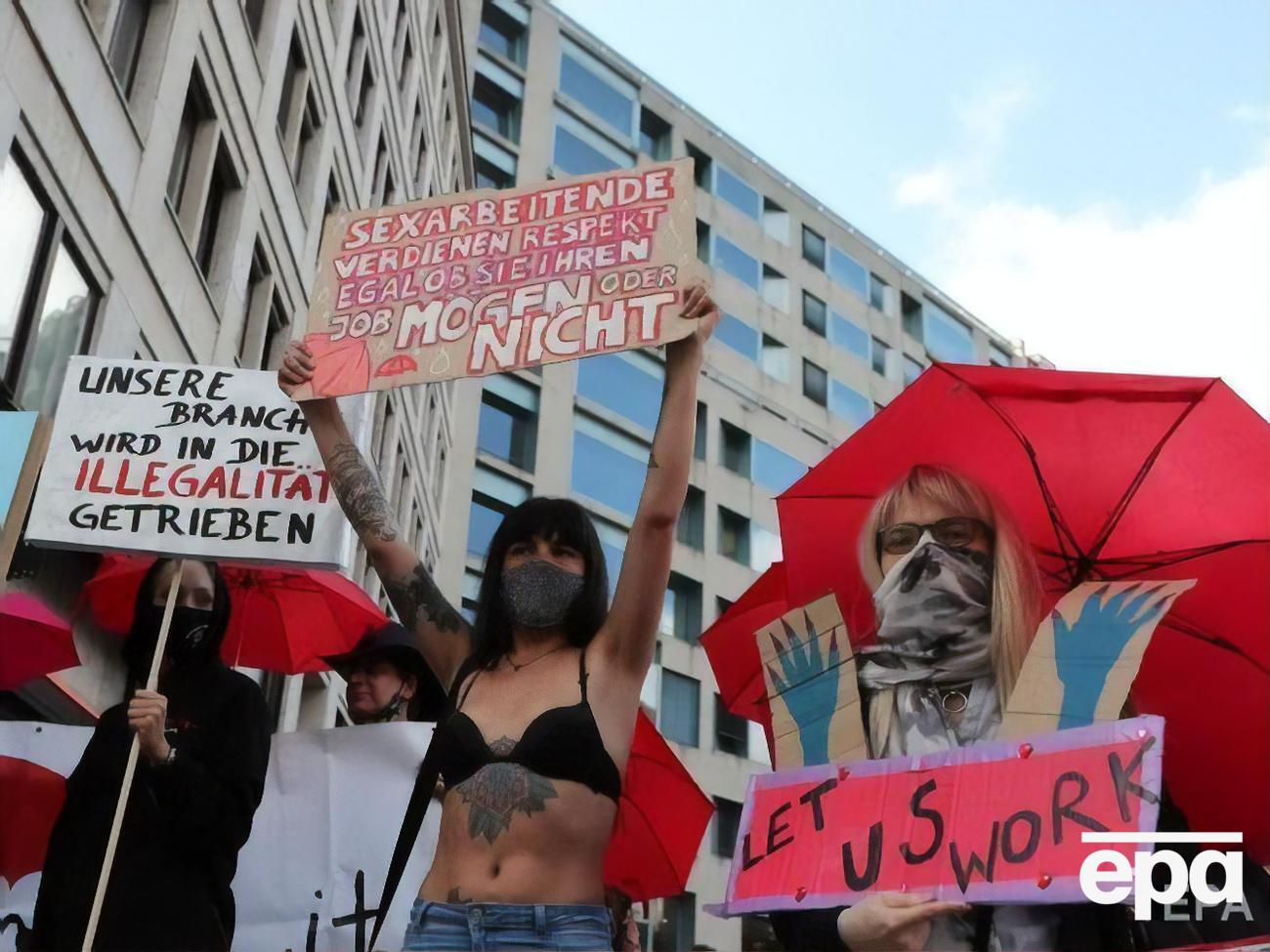 Работницы секс-индустрии Германии неоднократно просили разрешить работу борделей