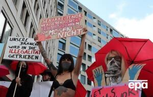 Работницы секс-индустрии Германии неоднократно просили разрешить работу борделей