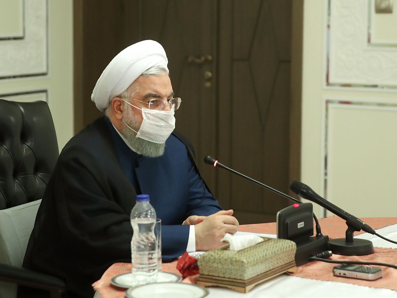 Рухани требует, чтобы все носили маски