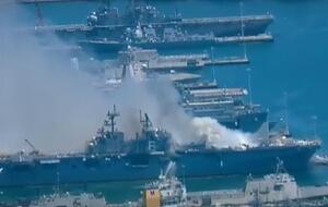 Корабль загорелся в Сан-Диего