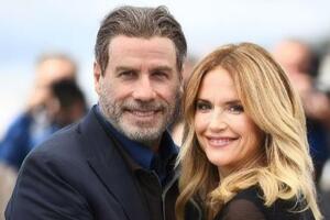 Траволта: Сейчас я буду со своими детьми, которые потеряли мать