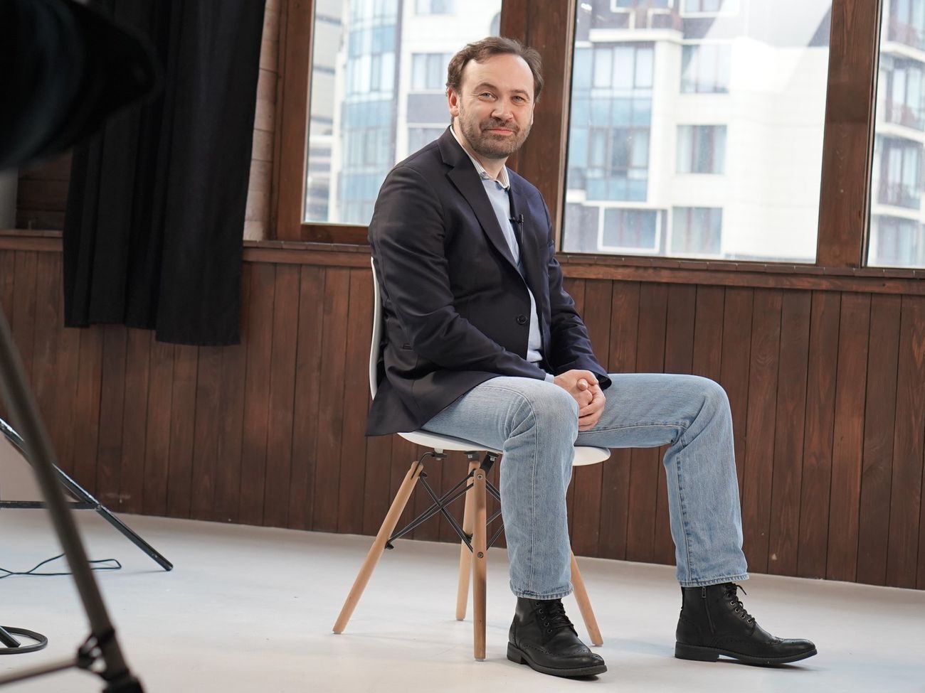 Пономарев: Путин видит, что Зеленский не в полном объеме контролирует ситуацию, российский президент такую слабость не уважает