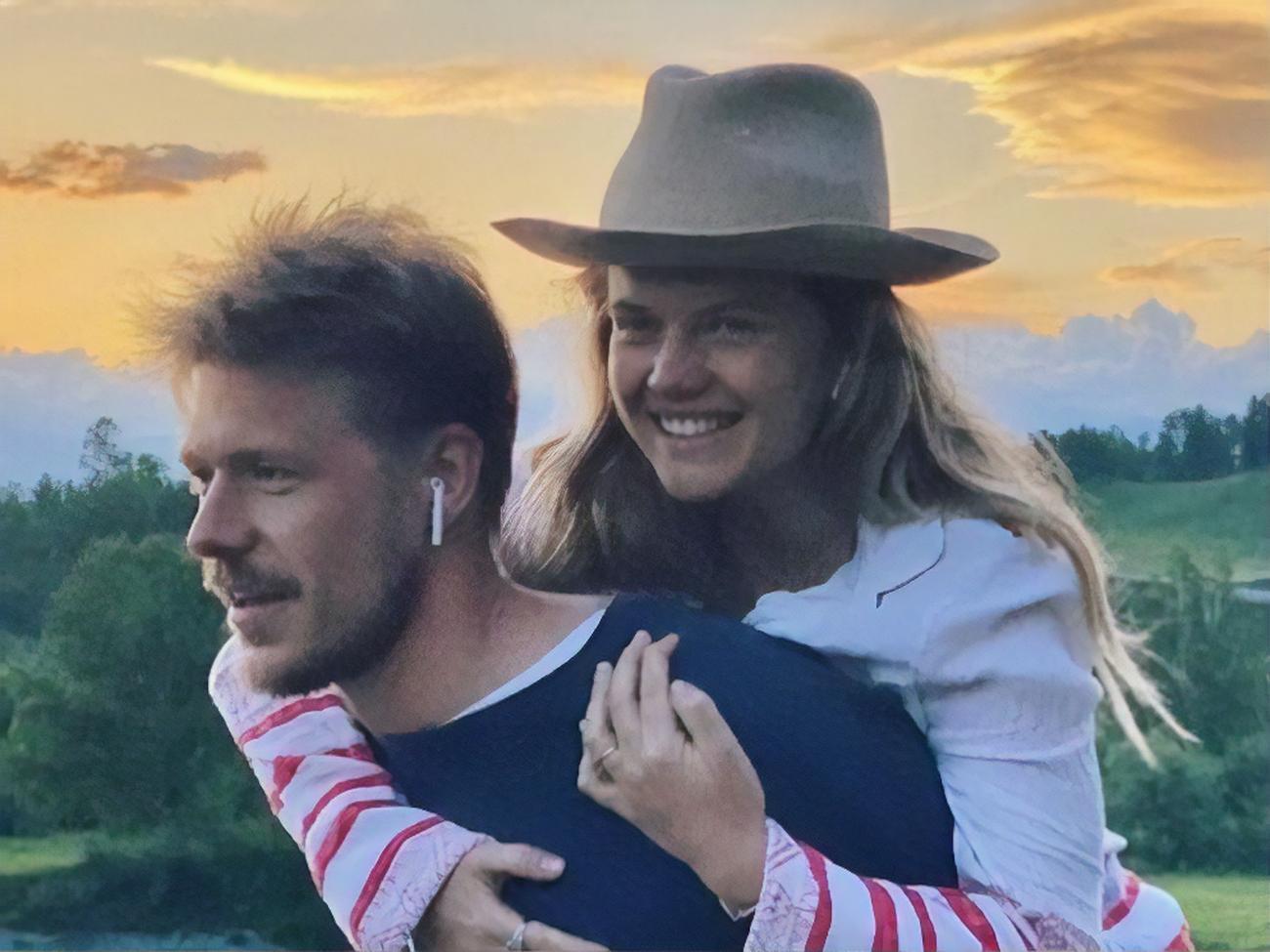 Ивакова и Ефремов познакомились во время тренинга по актерскому мастерству