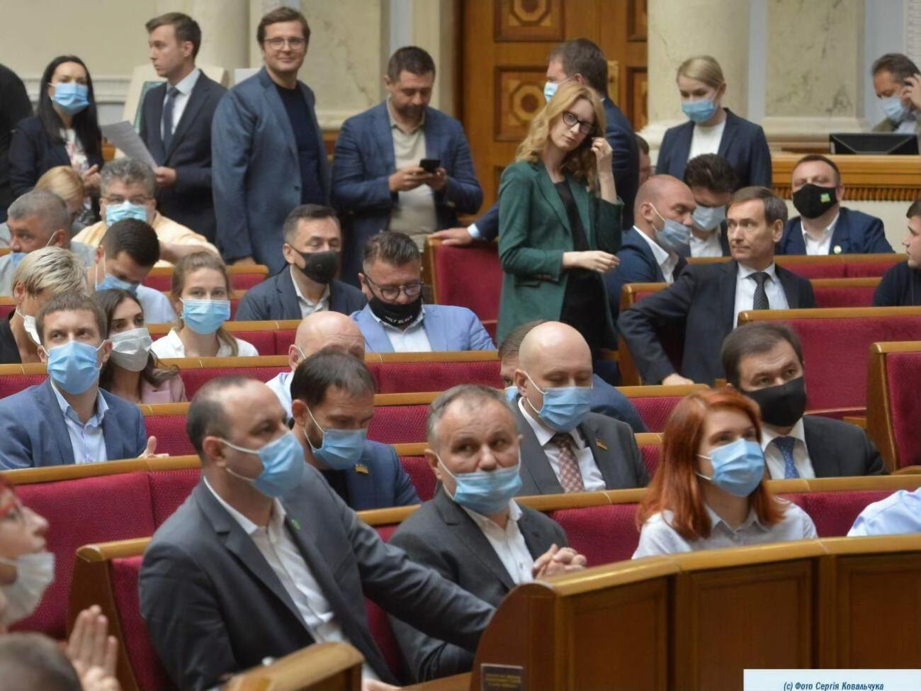 Законопроект в первом чтении поддержало 282 депутата