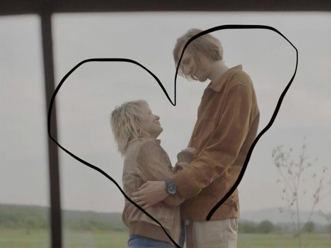 Головні ролі у фільмі зіграли Ірма Вітовська та Андрій Лідаговський