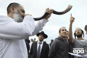 В Умань, где находится могила лидера брацлавских хасидов цадика Нахмана, для празднования Рош а-Шана прибывают хасиды со всего мира