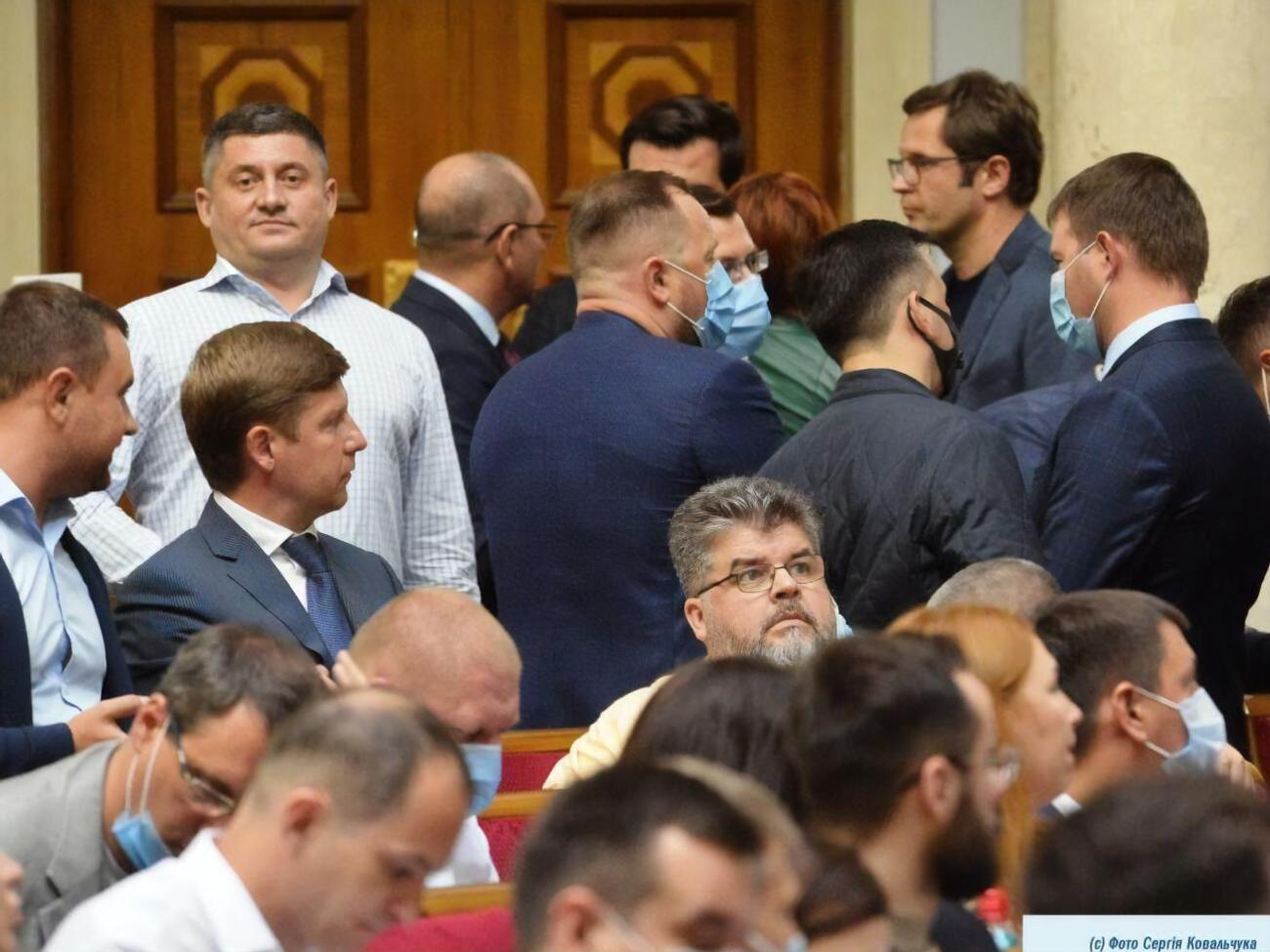 Фракція "Слуга народу" запропонувала зняти проєкт постанови з розгляду