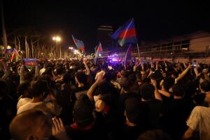 В Баку требовали объявить мобилизацию