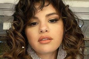 Гомес снялась в ролике о переживаниях людей на карантине