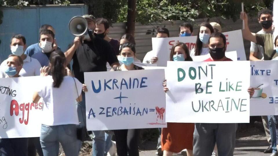 Акция прошла у здания украинской дипмиссии в Ереване