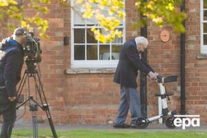 Каждый день ветеран ходил вокруг дома, собирая деньги для медиков