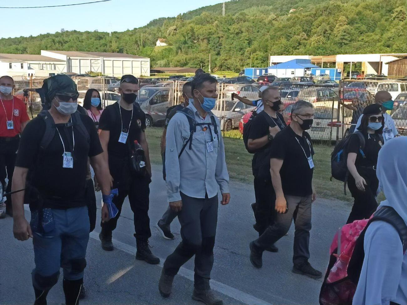 Премьер Новалич (в центре) почувствовал недомогание после марша мира на прошлой неделе